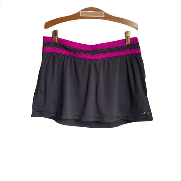 CHAMPION Women’s DuoDry Black/Fuchsia Skort with Attached Pants / Size: Medium - Picture 1 of 8